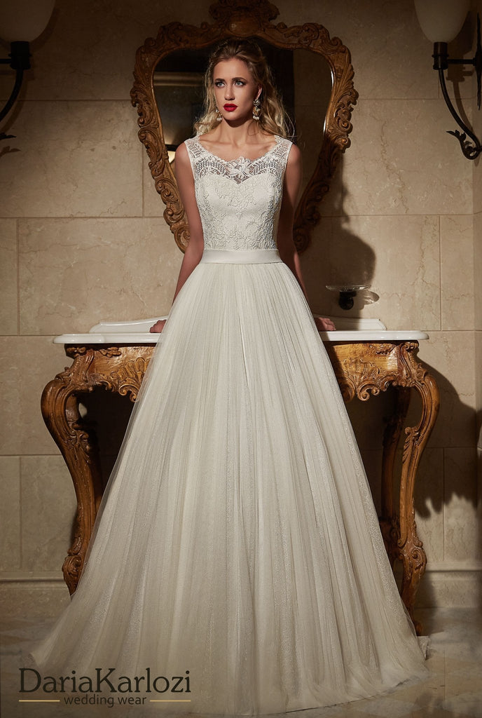 Ivory lace tulle wedding dress ball gown A-Line short sleeve