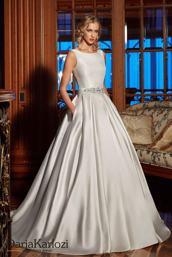 Ivory lace satin wedding dress ball gown A-Line