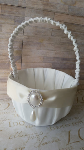 Wedding accessories flower girl basket