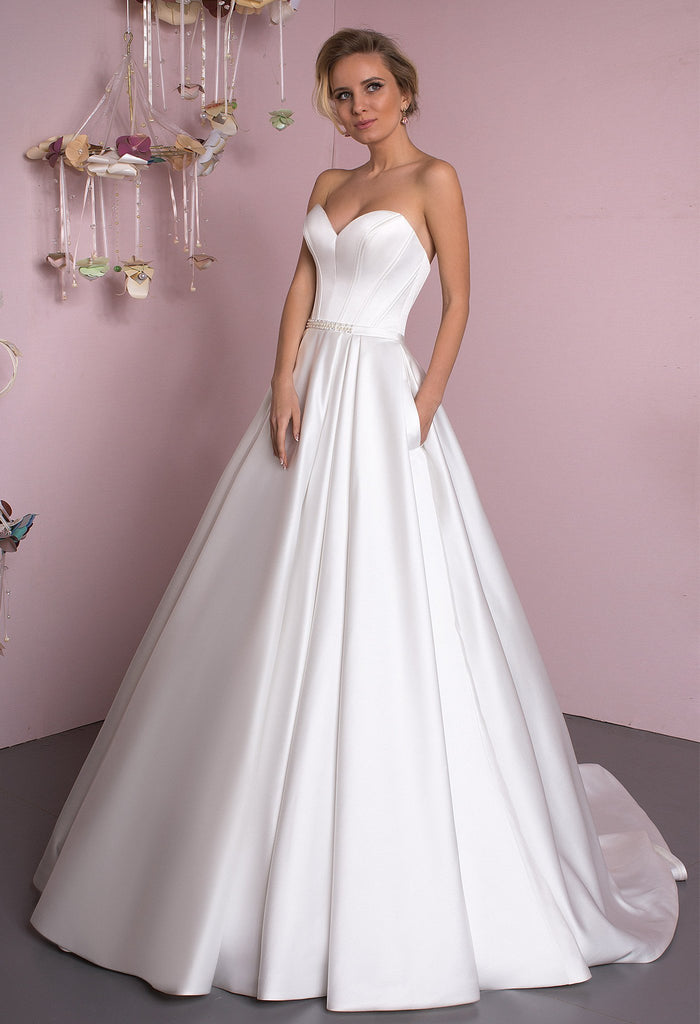 Lace satin strapless white ivory princess ball gow lace A-Line wedding dress
