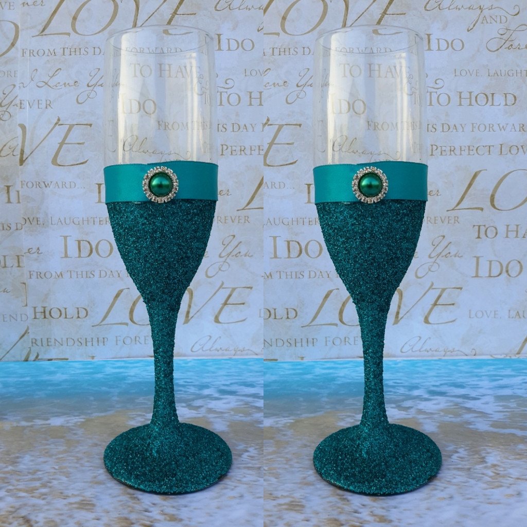 Wedding accessories 2 pcs champagne glasses