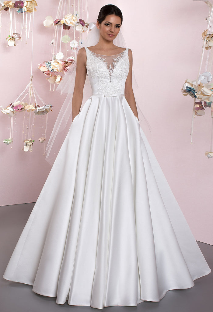 Lace princess ball gown lace A-Line wedding dress