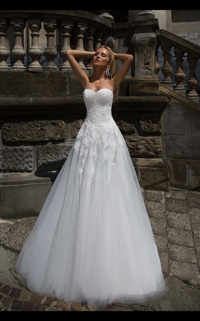 Lace tulle white ivory princess ball gow lace A-Line wedding dress