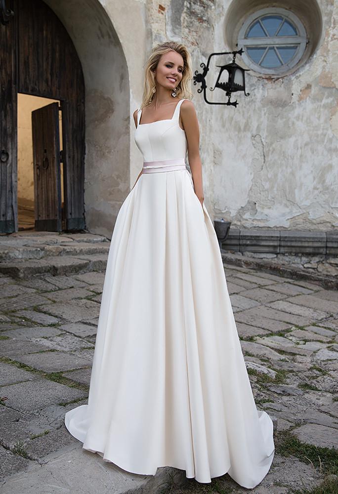 Lace tulle long slevee white ivory princess ball gow lace A-Line wedding dress